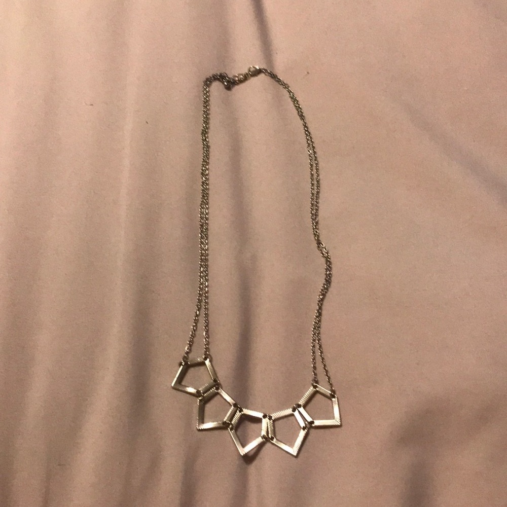 💎 5/$10 All Jewelry💎 Pentagon Necklace